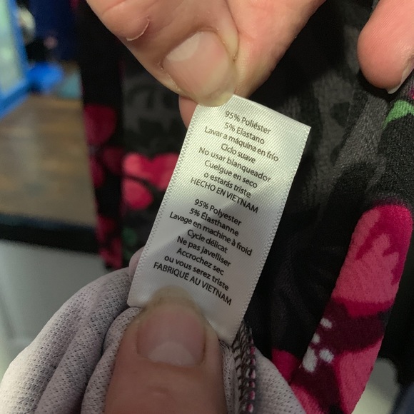 Lularoe Amelia net2xl has pockets zipper back - Picture 2 of 3